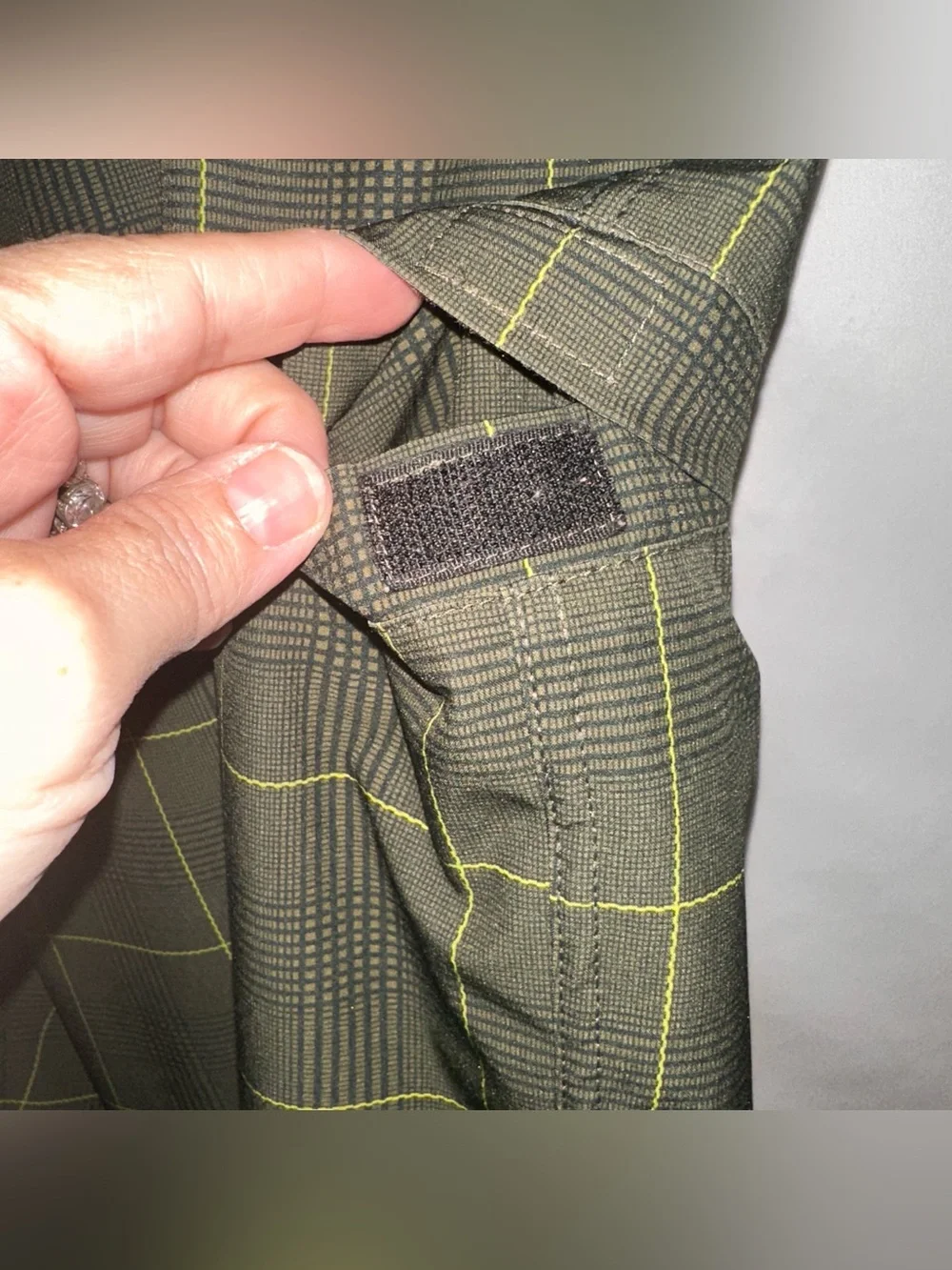 Prana Olive Green Plaid Swim Board Shorts 10” Inseam Size 38 With Pockets